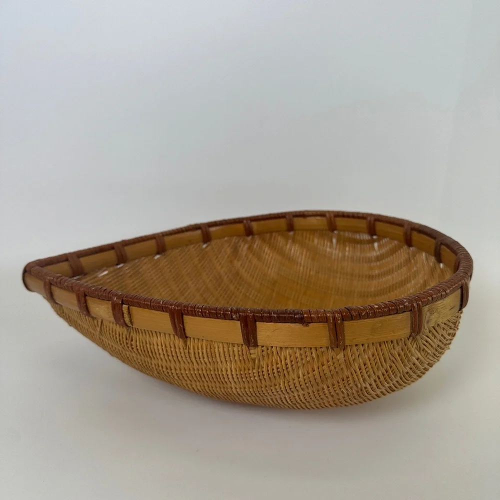 VTG Teardrop Shaped Wicker Woven Basket Decorative Curved Boho Rain‎ Drop